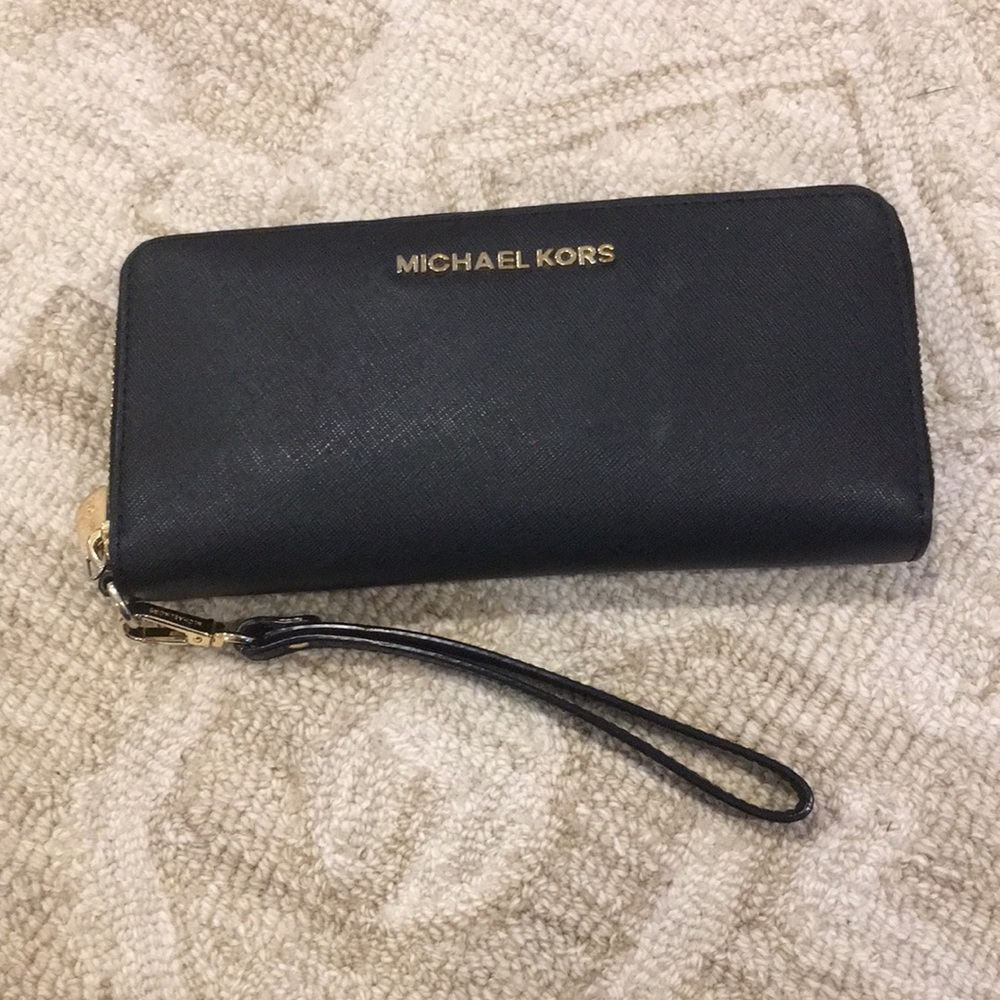 MK Large Jet Set Continental Wallet Wristlet